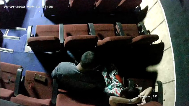 Couple in Theatre Giving Blowjob Boobs Sucking Viral Pron Video